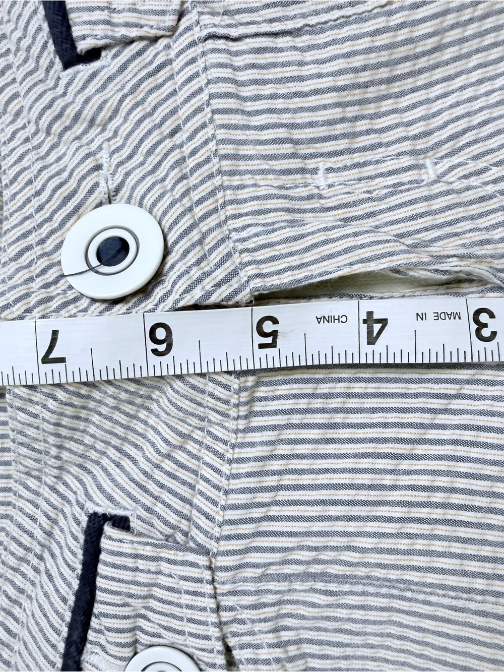 Y2K 2000s Rewind Light Beige pinstripe knee-Length Bermuda Shorts - Picture 5 of 8